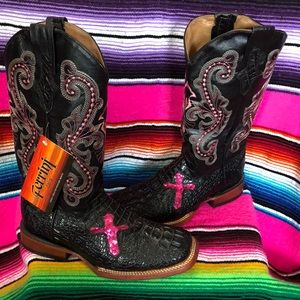 Ferrini boots- NWT - Black Caiman with pink cross